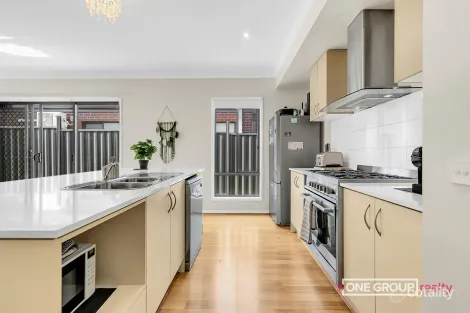 Property photo of 34 Anzac Drive Wollert VIC 3750