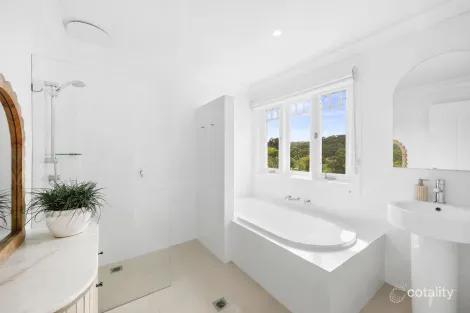 Property photo of 2 Yarran Close Mona Vale NSW 2103