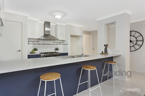 Property photo of 25 Fingleton Crescent Sunbury VIC 3429