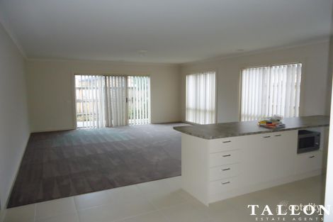 Property photo of 33 James Hird Drive Hastings VIC 3915