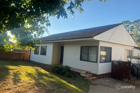 33 Burrabogee Rd, Pendle Hill, NSW 2145
