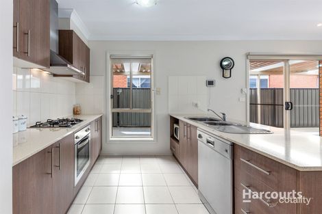 Property photo of 28 Fernhurst Avenue Derrimut VIC 3026