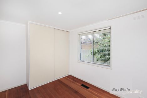 Property photo of 11 Cosdown Close Gladstone Park VIC 3043