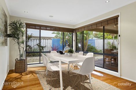 Property photo of 18 Eucumbene Drive Berwick VIC 3806