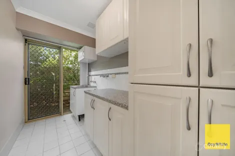 Property photo of 39 Aussat Drive Kiara WA 6054