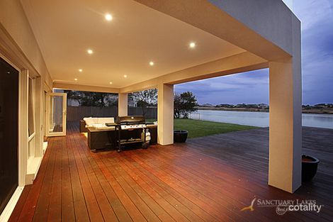 Property photo of 1 Sapphire Close Point Cook VIC 3030