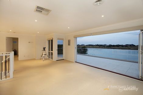 Property photo of 1 Sapphire Close Point Cook VIC 3030