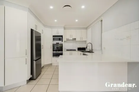 Property photo of 11 Bo Tree Place Prestons NSW 2170