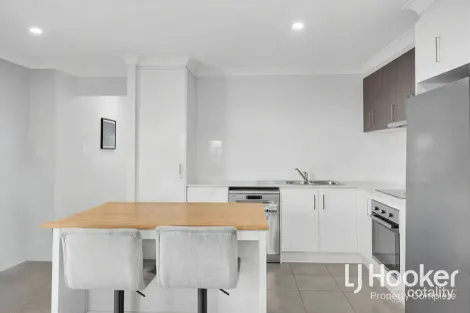 Property photo of 3/5-7 Soapstone Crescent Yarrabilba QLD 4207