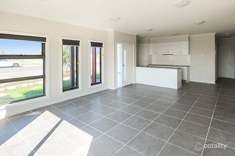 Property photo of 98 Elmslie Drive Cranbourne East VIC 3977