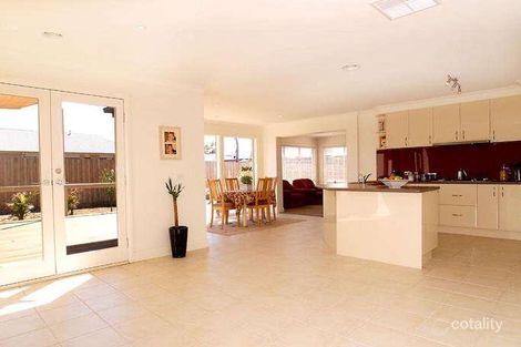 Property photo of 11 Samuel Way Mornington VIC 3931