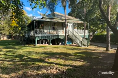 15 Brisbane Rd, Dinmore, QLD 4303