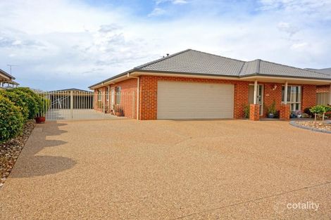 Property photo of 5 Hopbush Crescent Griffith NSW 2680