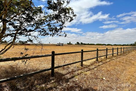 156 Eastlyn Dr, Deepdale, WA 6532