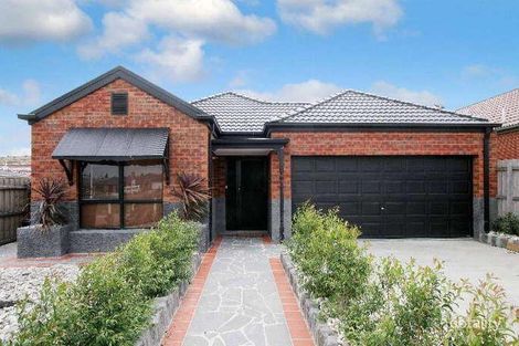 Property photo of 32 Twin River Drive South Morang VIC 3752