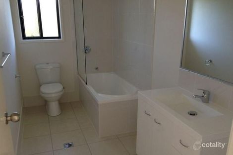Property photo of 16 Marc Crescent Gracemere QLD 4702