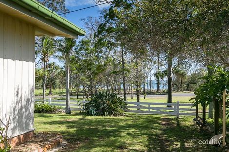 Property photo of 9 Esplanade Point Vernon QLD 4655
