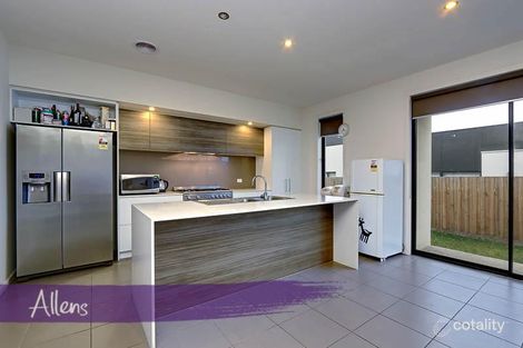 Property photo of 16 Muyan Circuit Burwood VIC 3125