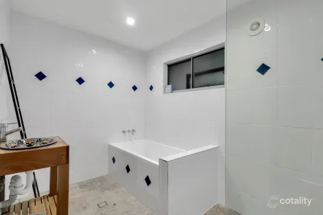 Property photo of 10A Illawong Crescent Dunwich QLD 4183
