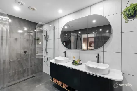 Property photo of 14 Mistletoe Close Knoxfield VIC 3180