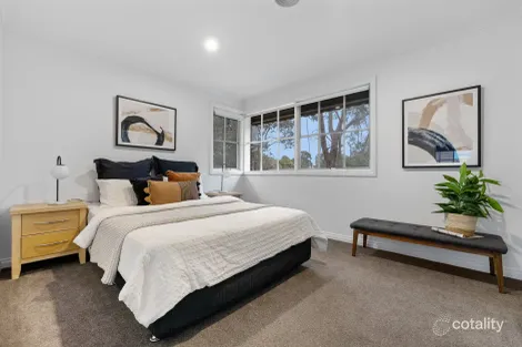 Property photo of 14 Mistletoe Close Knoxfield VIC 3180