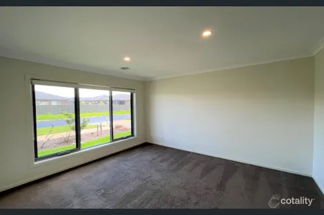 Property photo of 31 Henderson Drive Tarneit VIC 3029