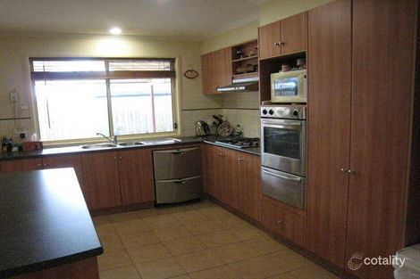 Property photo of 4 Champagne Way Hillside VIC 3037