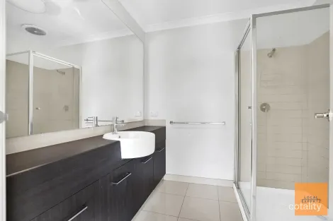 Property photo of 13 Mimosa Way Burnside Heights VIC 3023