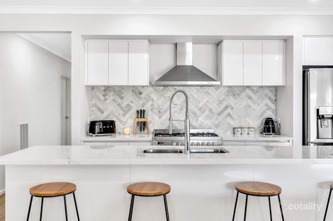 Property photo of 69 Alexo Road Mickleham VIC 3064