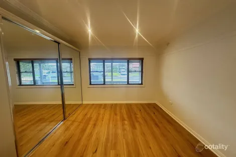 Property photo of 28 Waitangi Street Gwynneville NSW 2500