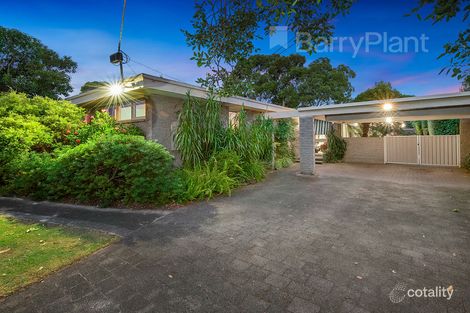 104 Rickards Ave N, Knoxfield, VIC 3180