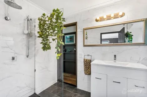 Property photo of 21 Benfer Road Victoria Point QLD 4165
