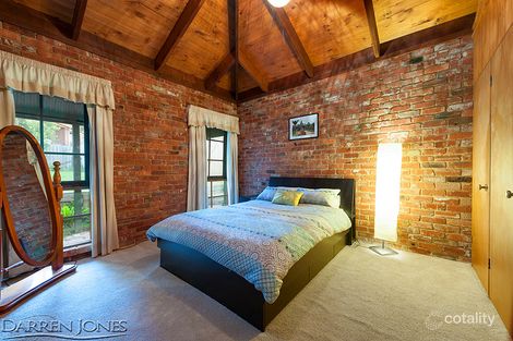 Property photo of 18 Collendina Crescent Greensborough VIC 3088