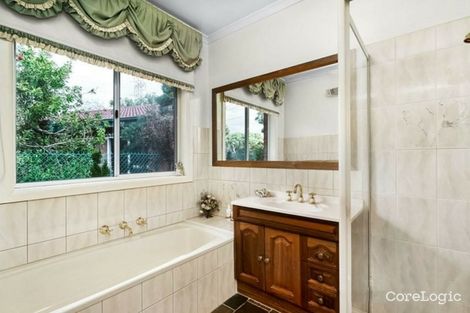 Property photo of 9 Ascot Court Glen Waverley VIC 3150