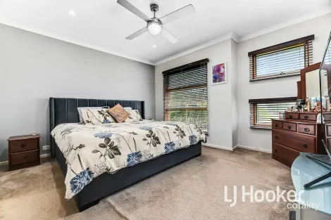 Property photo of 35 Greendale Boulevard Pakenham VIC 3810