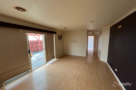 Property photo of 10 Mingay Place Cranbourne West VIC 3977