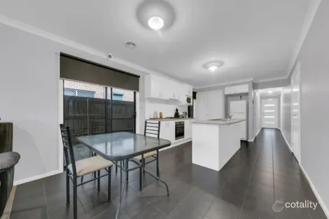 Property photo of 21 Mandurah Crescent Harkness VIC 3337