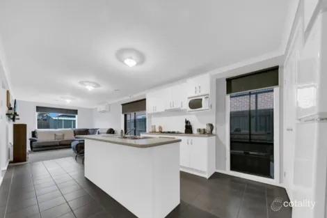 Property photo of 21 Mandurah Crescent Harkness VIC 3337