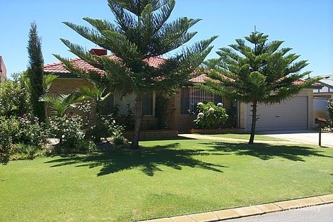 12 Stradbroke Pl, Ballajura, WA 6066