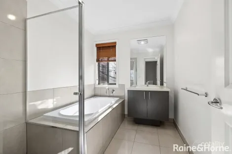 Property photo of 20 Patterson Drive Kyneton VIC 3444