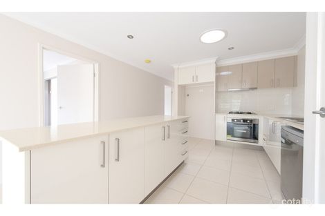 Property photo of 2/4 Sanctuary Drive Cranley QLD 4350