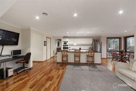 Property photo of 13 Mayfair Close Mulgrave VIC 3170