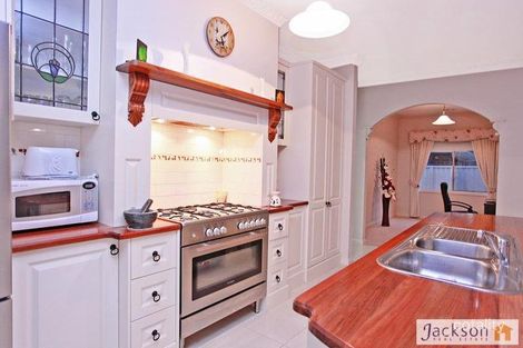 Property photo of 10 Iris Place Pakenham VIC 3810