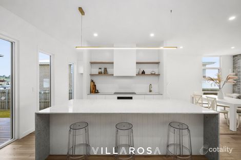 Property photo of 13 Devon Park Drive Highton VIC 3216