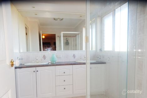 Property photo of 25-27 St Helens Crescent Narre Warren North VIC 3804