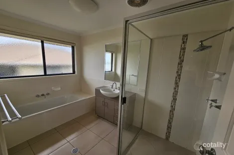 Property photo of 24 Surita Court Boyne Island QLD 4680