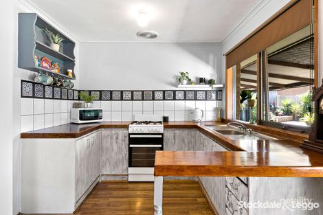 Property photo of 8 Diane Close Pakenham VIC 3810