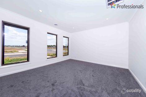 Property photo of 146 Claret Ash Boulevard Harkness VIC 3337