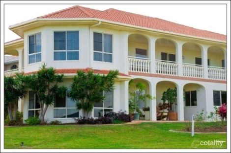 2 Yearsley Gr, Pacific Heights, QLD 4703