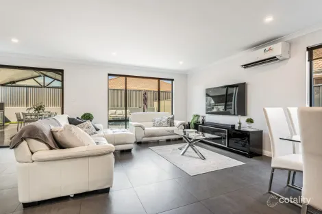 Property photo of 6 Litchfield Circle Wandi WA 6167